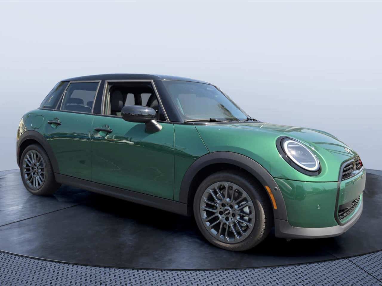 2026 MINI 4 DOOR
