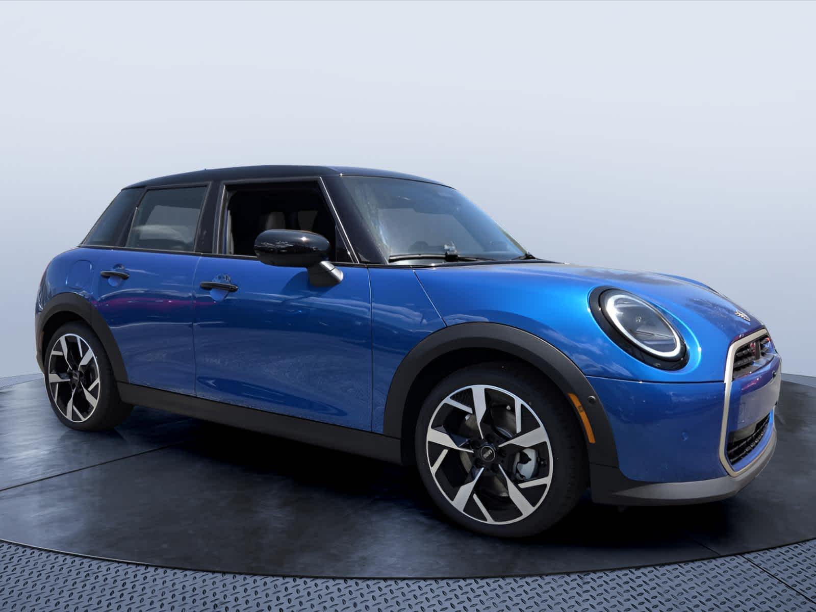 2026 MINI 4 DOOR