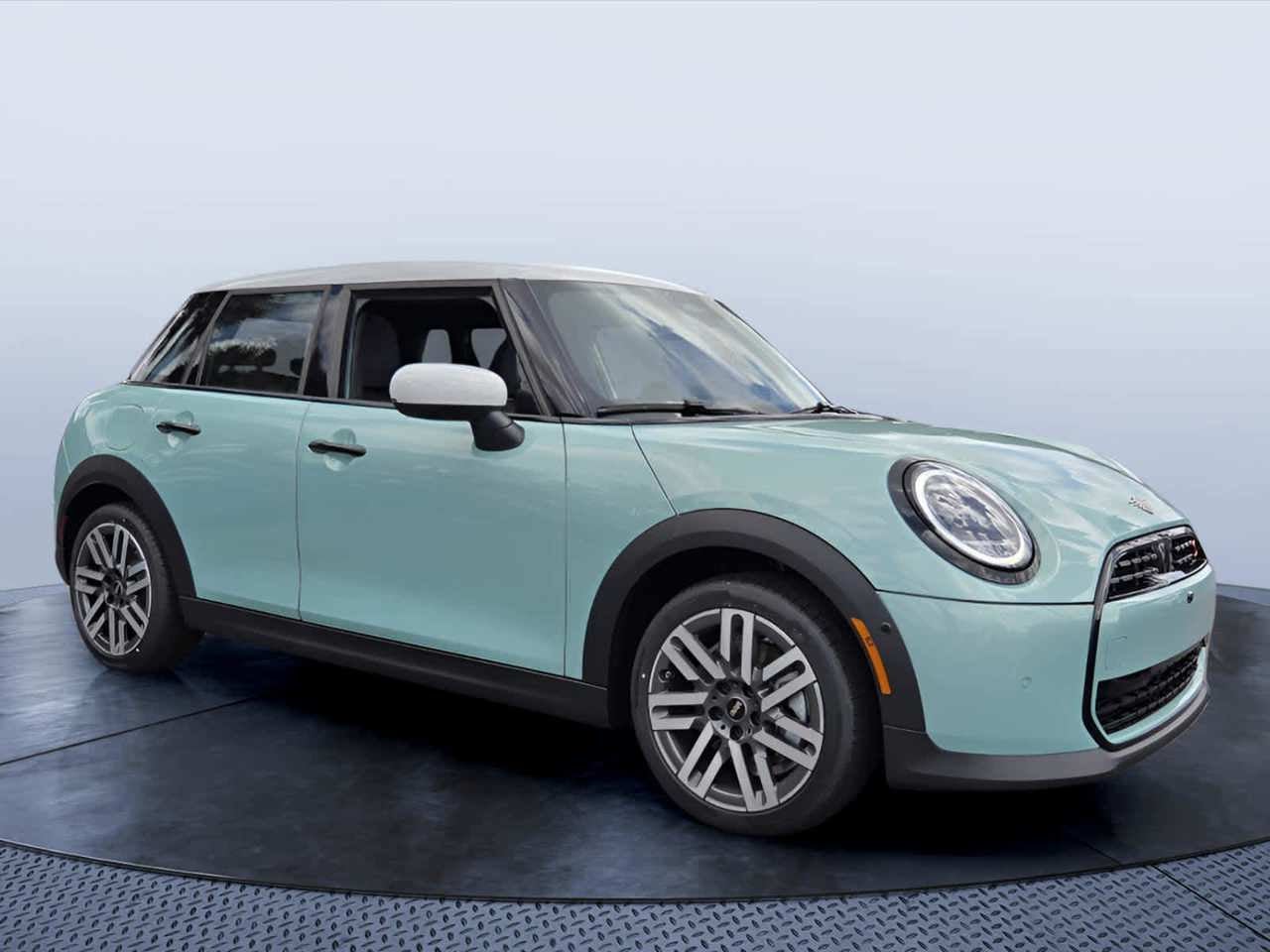 2026 MINI 4 DOOR