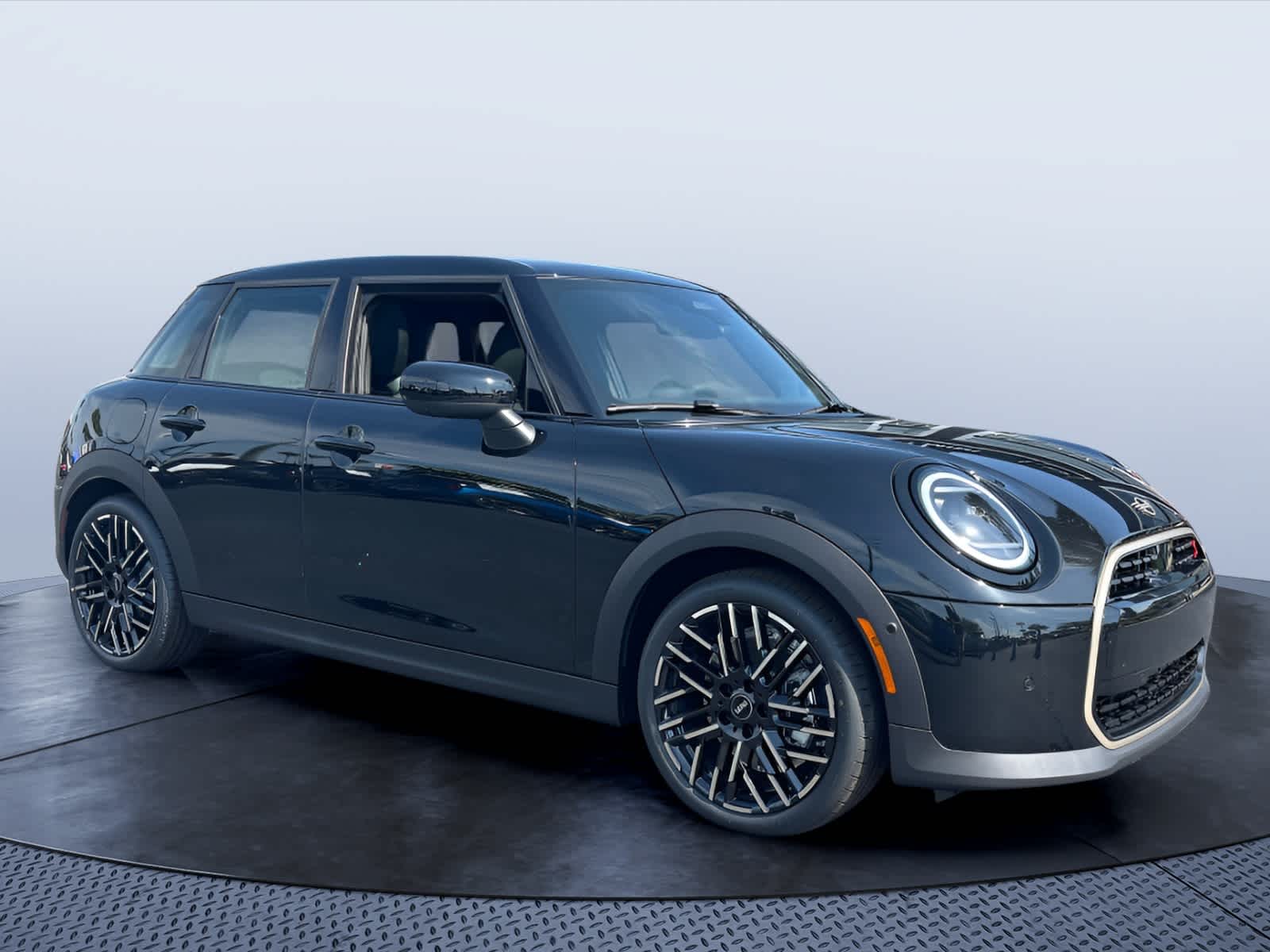 2026 MINI 4 DOOR